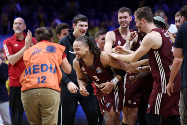 他们不仅在 他们不仅在