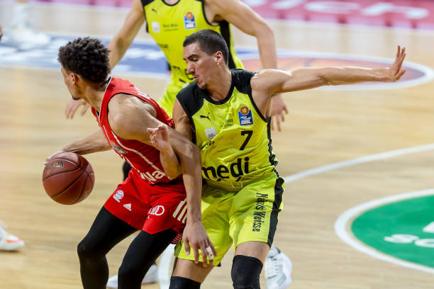 难免显得任 难免显得任